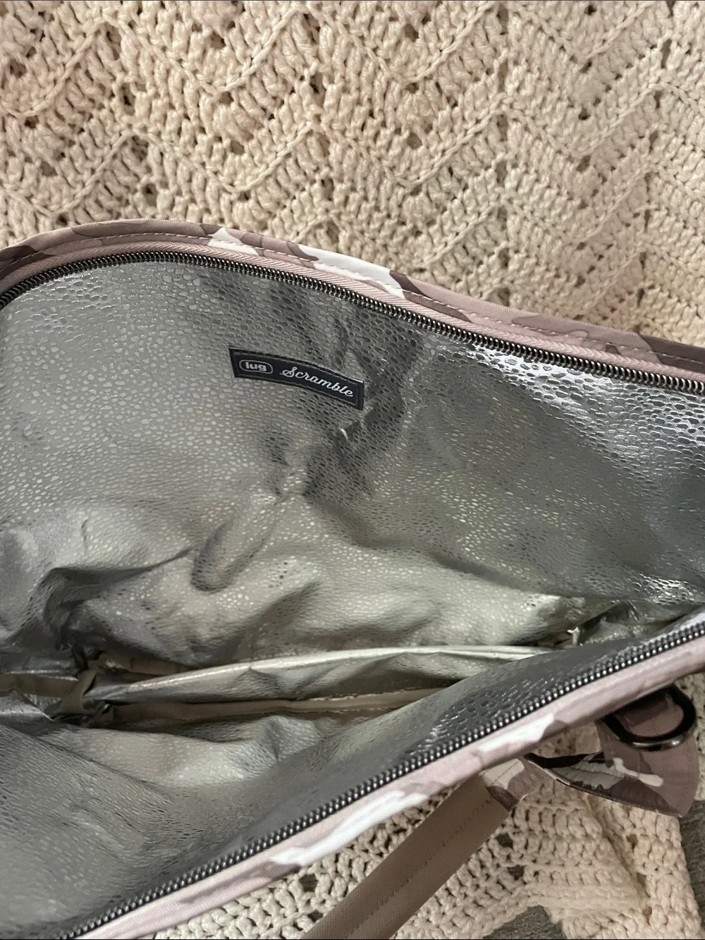 Lug Scramble insulated tote Camo Taupe